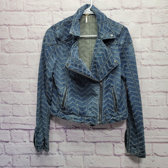 Free People Textured Chevron Blue Denim Jacket Womens 8 Asymmetrical Zip Moto - Picture 1 of 9